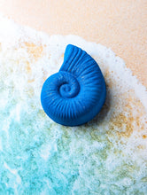 Load image into Gallery viewer, Sea Shell Bath Bomb