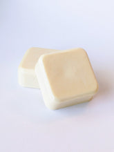 Load image into Gallery viewer, Coconut Vanilla Conditioner Bar