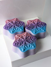 Load image into Gallery viewer, Sugar Plum Snowflake Bath Bomb