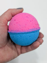 Load image into Gallery viewer, Light Up Berrylicious Bath Bomb
