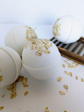 Load image into Gallery viewer, Honey & Oats Bath Bomb