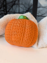 Load image into Gallery viewer, Pumpkin Brûlée Bath Bomb
