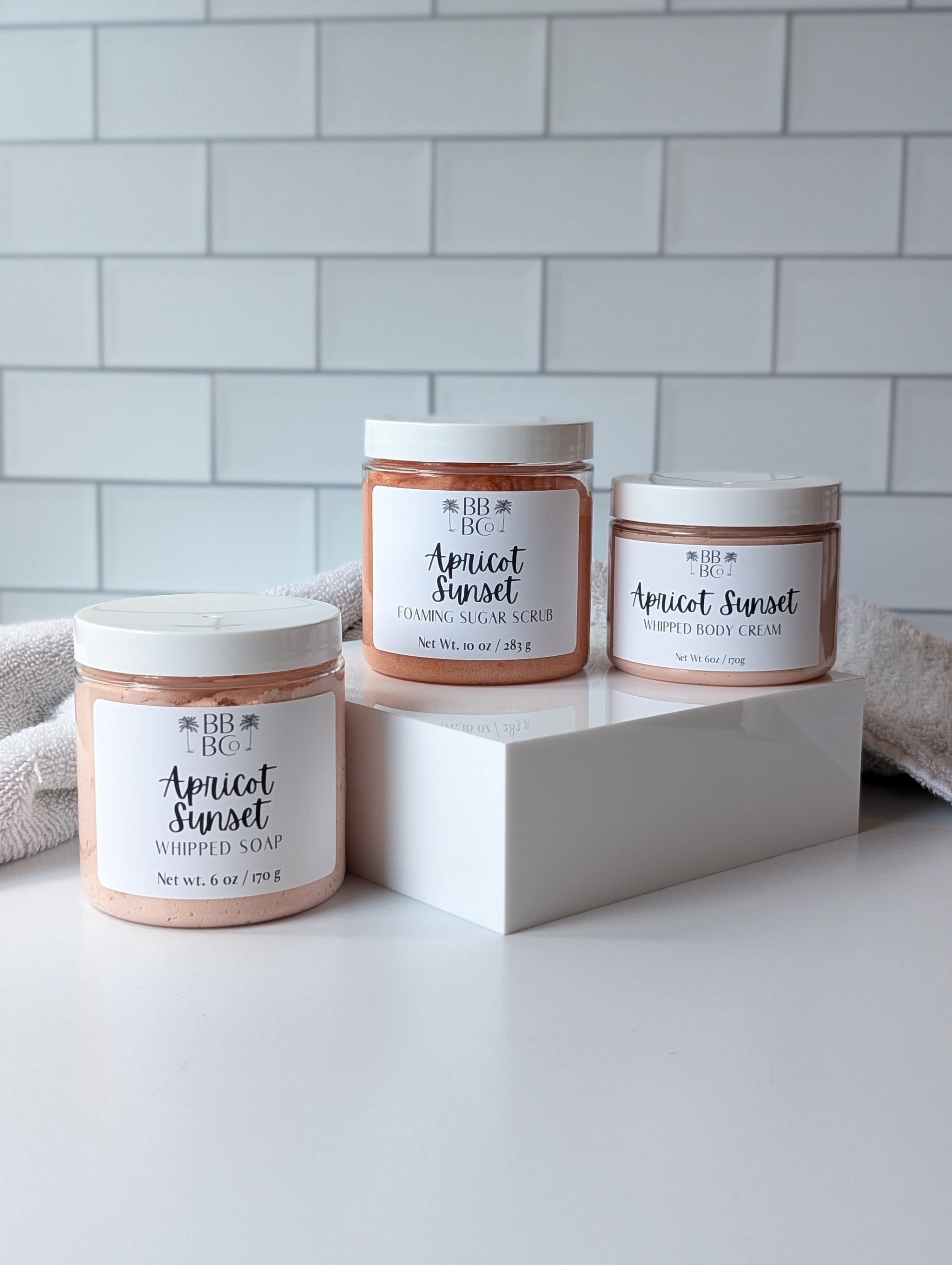 Whipped Soap+Scrub 'Sweetheart' – Cremeseife Mit Zucker-Peeling, 250 G, Duft Nach Zuckerwatte & Mandeln